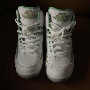Air Jordan Sneakers White and Green Wms 10/Mens 8.5,9